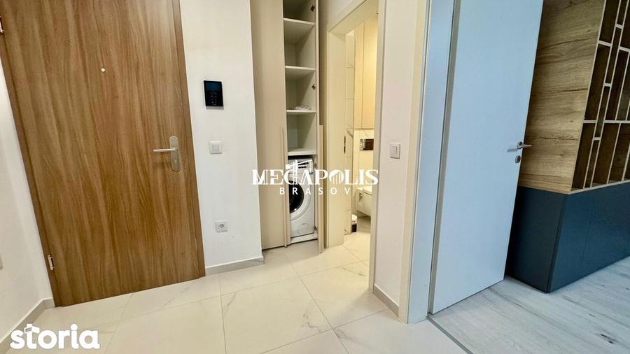 Apartament cu 2 camere decomandat în Tractorul