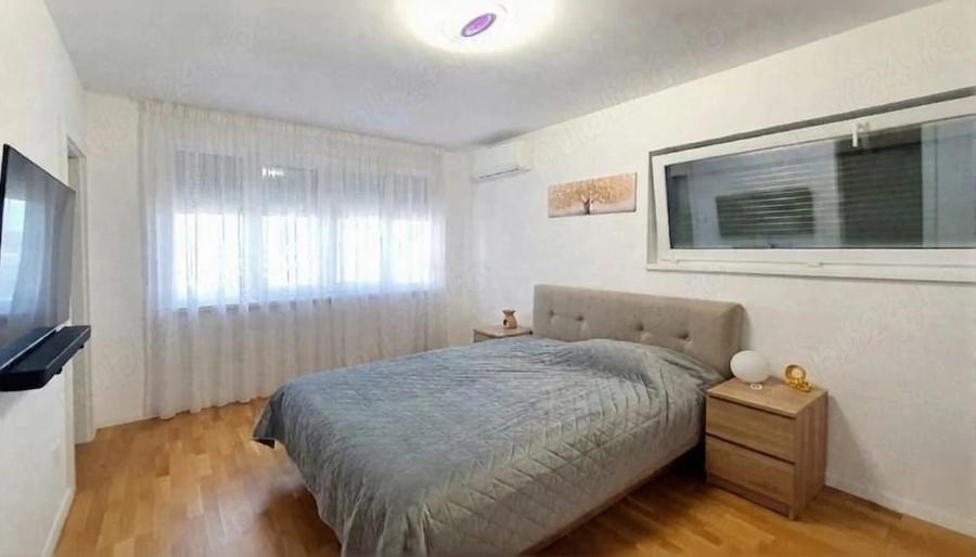 Casă cu 4 camere cu Teren 378 Mp în Blejoi