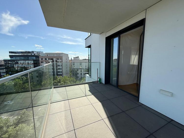 Apartament cu 4 camere semidecomandat, mobilat în Herăstrău