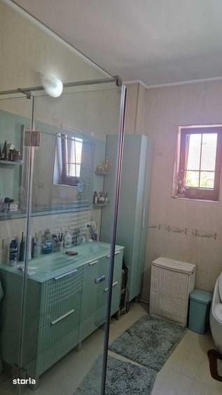 Casă cu 4 camere cu Teren 450 Mp în Central