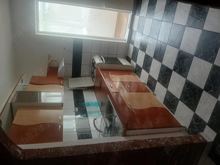 Apartament cu 2 camere decomandat în Stănești