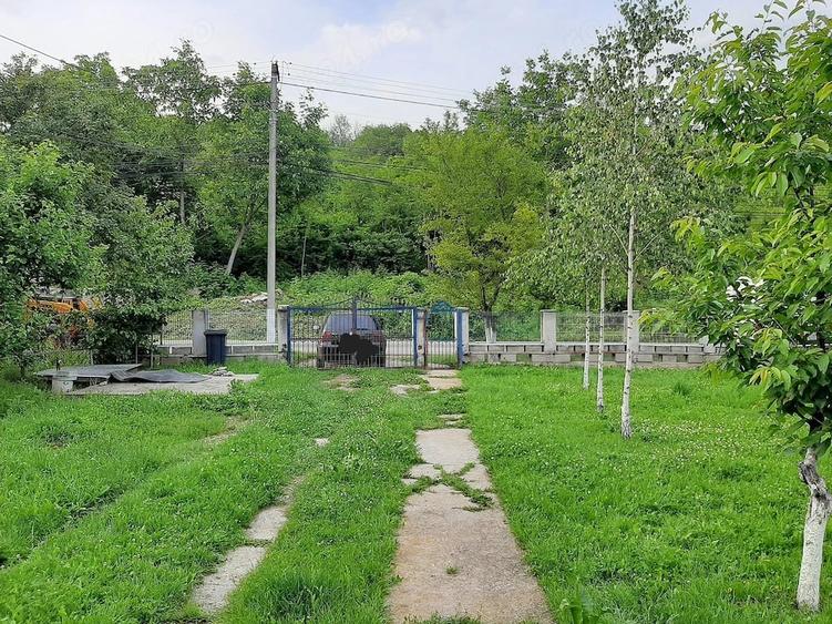 Casă cu 4 camere cu Teren 2134 Mp în Răzvad