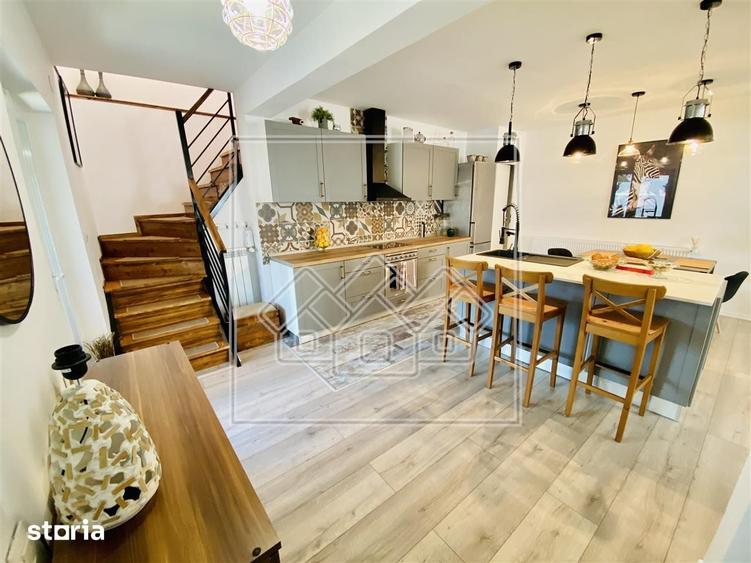 Casă cu 5 camere cu Teren 287 Mp în Central