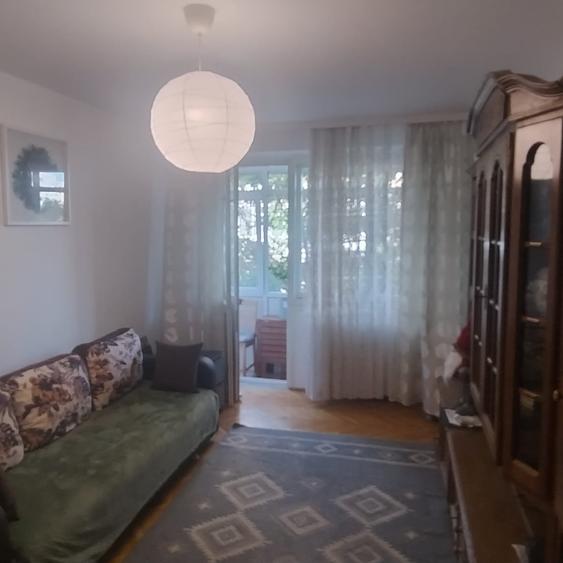 Apartament cu 3 camere decomandat, mobilat în Tineretului — fotografia 1