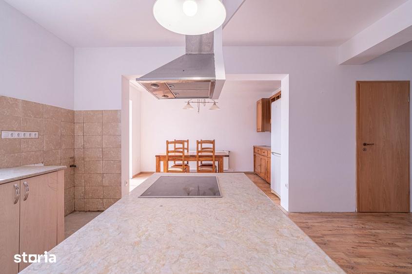 Casă cu 4 camere cu Teren 500 Mp în Central