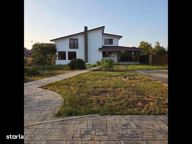 Casă cu 4 camere cu Teren 1400 Mp în Crevedia