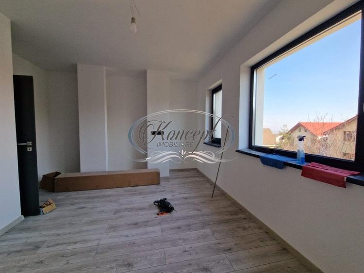 Duplex cu 6 camere cu Canalizare în Europa