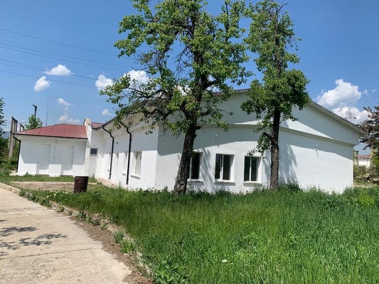 Spațiu industrial, de 330 mp, în Central