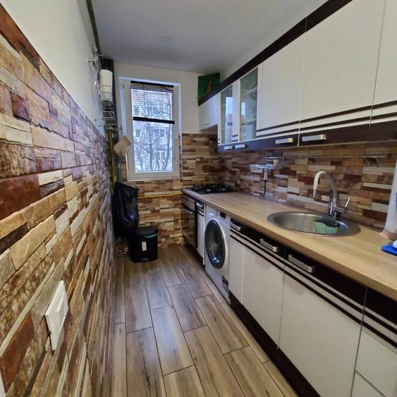 Apartament cu 2 camere semidecomandat, mobilat în Podu Roș