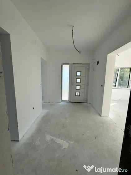 Casă cu 3 camere cu Teren 9000 Mp în Tăuții-Măgherăuș