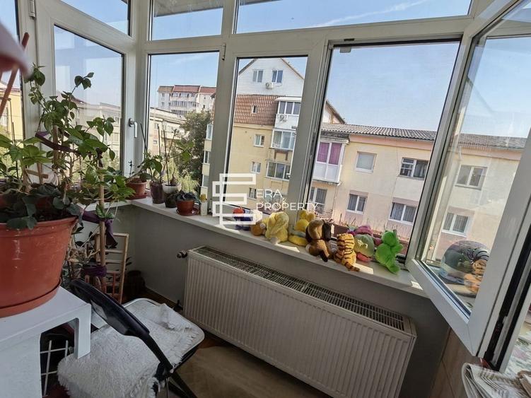 Apartament cu 2 camere decomandat în Valea Aurie