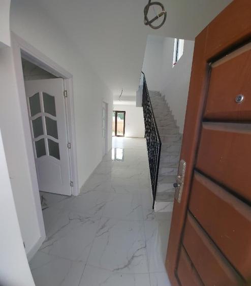 Casă cu 4 camere cu Teren 470 Mp în Vârteju