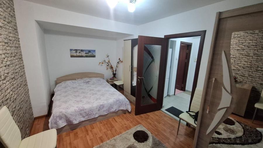 Garsonieră decomandată în Central