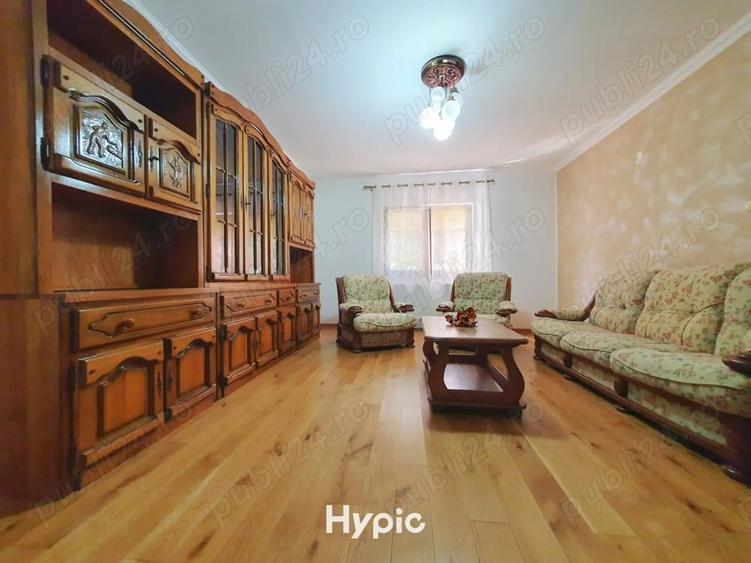 Casă cu 6 camere cu Teren 250 Mp în Aradul Nou