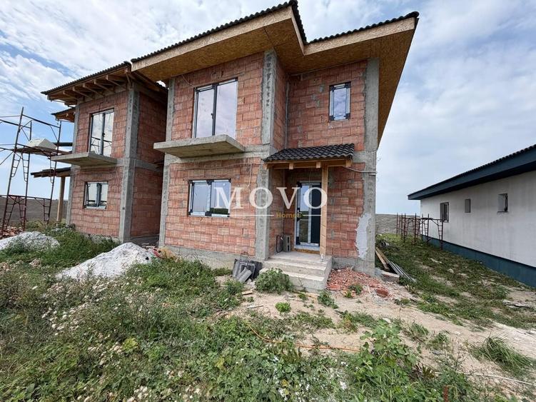 Duplex cu 5 camere cu Canalizare în Sânandrei