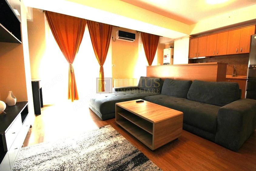 Apartament cu 3 camere decomandat în Girocului