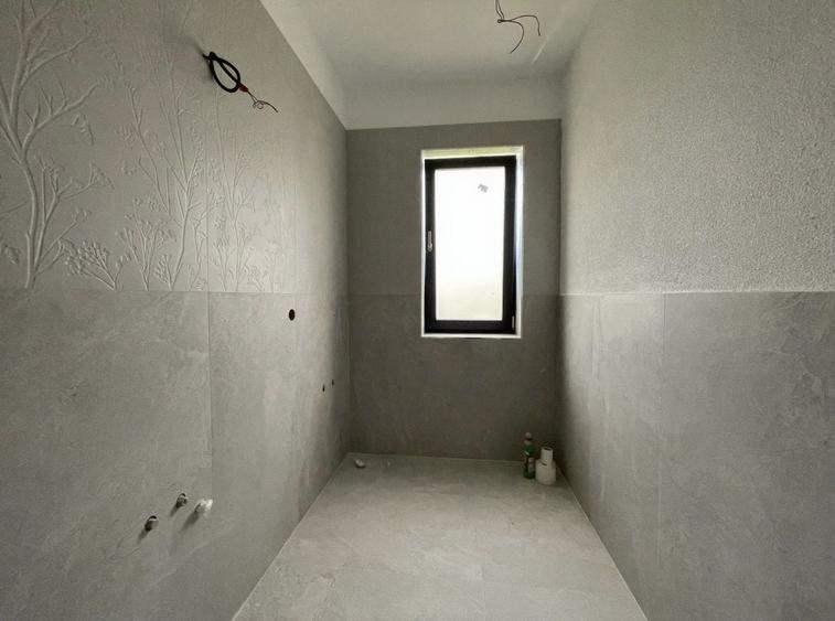 Casă individuală cu 6 camere cu Canalizare în Borhanci