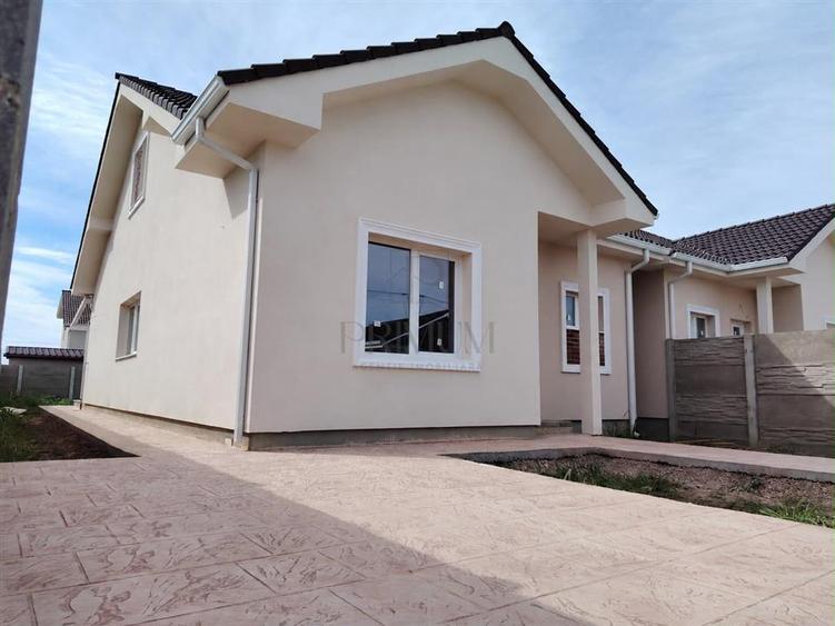 Duplex cu 3 camere cu Teren 300 Mp în Calea Urseni