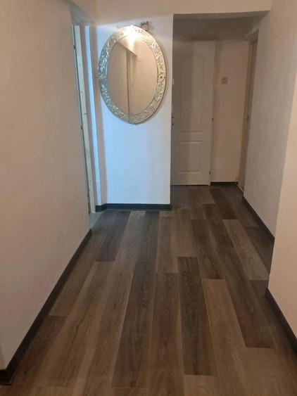 Apartament cu 3 camere decomandat în Crișan