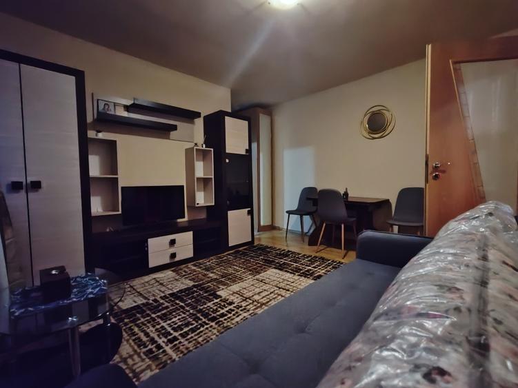 Apartament cu 2 camere semidecomandat, mobilat în Gheorgheni