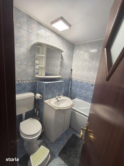 Apartament cu 2 camere decomandat, mobilat în Central