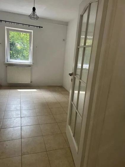 Apartament cu 3 camere decomandat în Astra