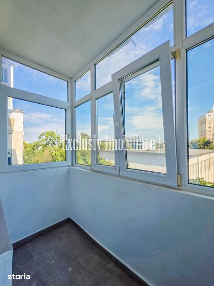 Apartament cu 3 camere semidecomandat în Tomis Nord