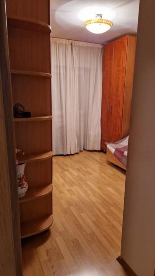 Apartament cu 3 camere decomandat în Aviației