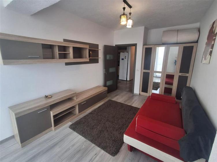 Apartament cu 2 camere semidecomandat în Exterior Sud