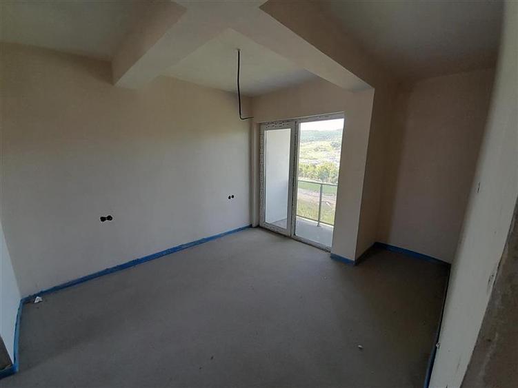 Duplex cu 4 camere cu Canalizare în Chinteni