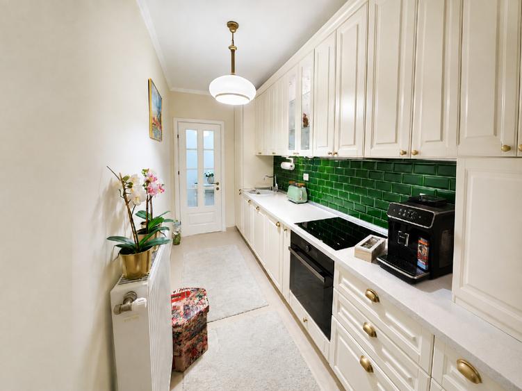 Apartament cu 3 camere decomandat, mobilat în Chiajna