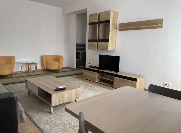 Apartament cu 2 camere semidecomandat, mobilat în Dacia
