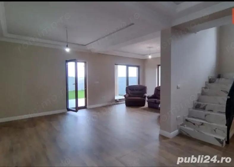 Casă cu 6 camere cu Teren 280 Mp în Săcălaz