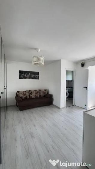 Apartament cu 2 camere semidecomandat în Berceni
