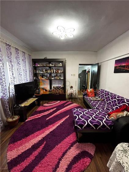 Casă individuală cu 2 camere cu Canalizare în 1 Decembrie