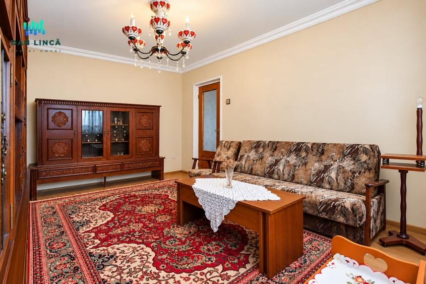 Apartament cu 4 camere decomandat în Central