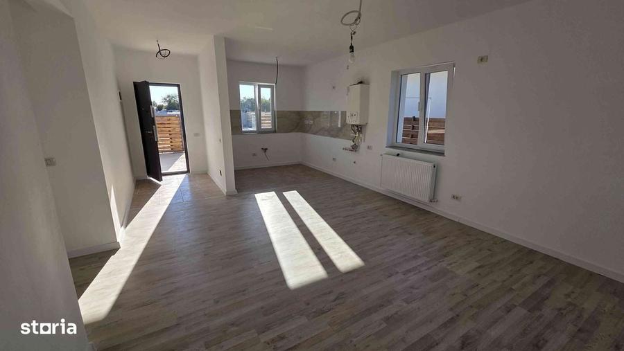 Casă cu 4 camere cu Teren 300 Mp în Crevedia