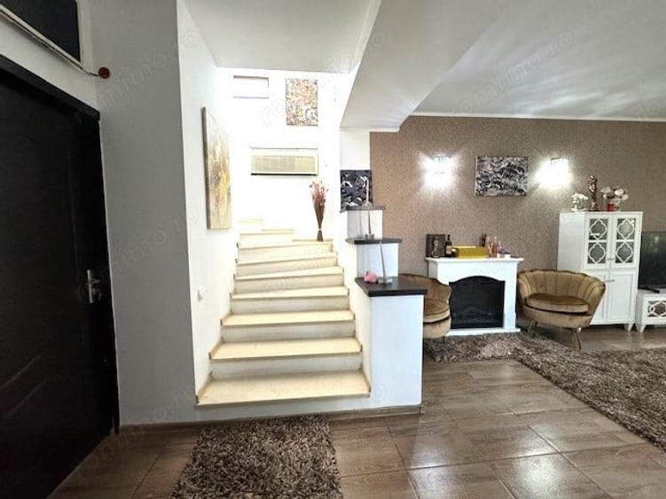 Casă cu 6 camere cu Teren 302 Mp în Central