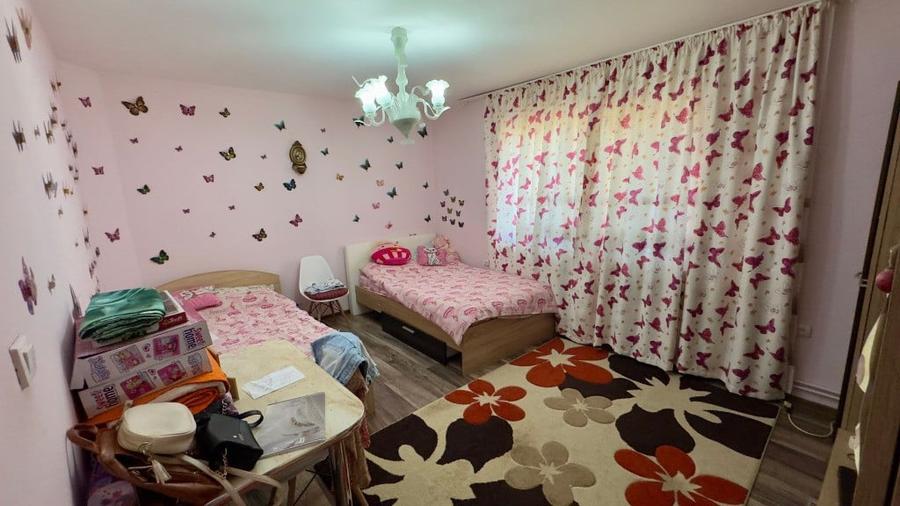 Casă cu 3 camere cu Teren 800 Mp în Central