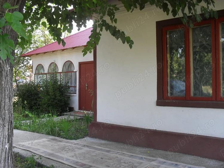Casă cu 3 camere cu Teren 2400 Mp în Stoicănești
