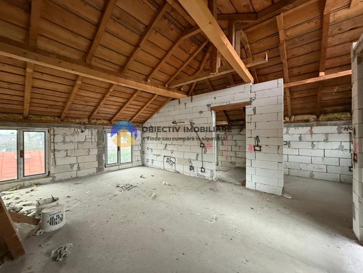 Casă cu 4 camere cu Teren 632 Mp în Girov