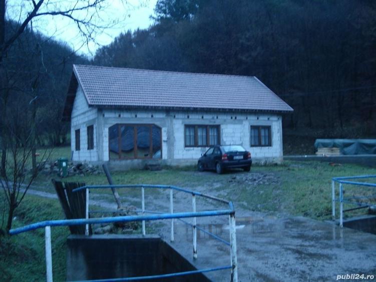 Apartament cu 3 camere decomandat în Șoimuș