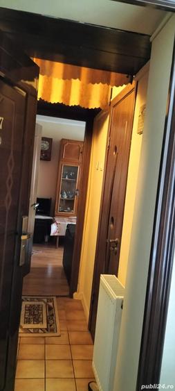 Apartament cu 2 camere semidecomandat în Caracal