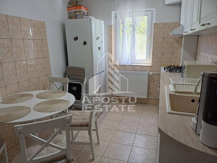 Apartament cu 2 camere semidecomandat, mobilat în Lipovei