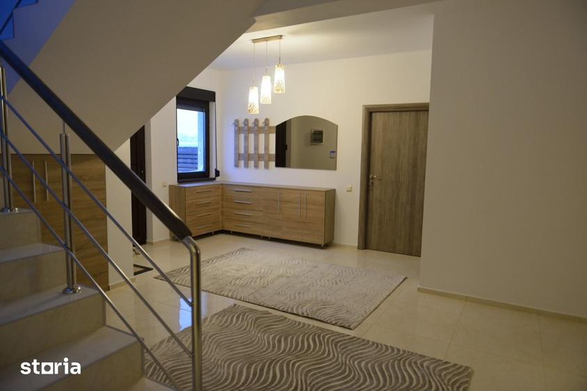 Casă cu 5 camere cu Teren 100 Mp în Băneasa