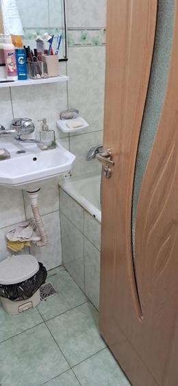 Apartament cu 3 camere semidecomandat în Tomis Nord