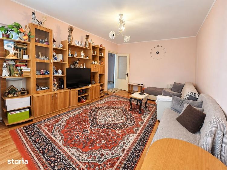 Apartament cu 3 camere decomandat în Central