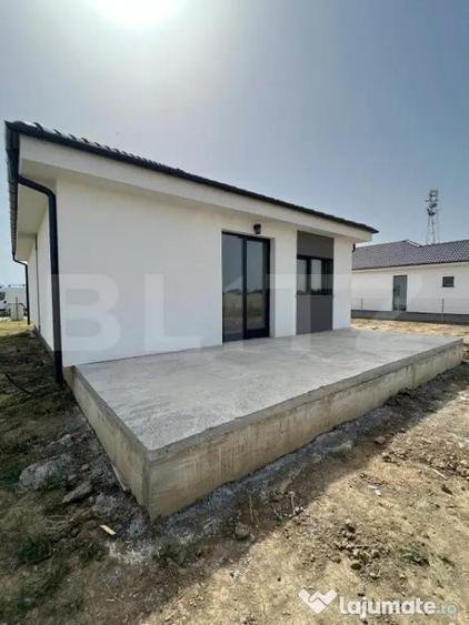 Casă cu 4 camere cu Teren 300 Mp în Central