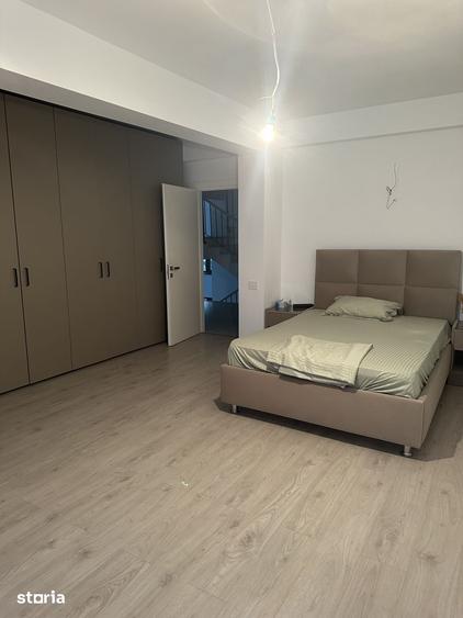 Casă cu 5 camere cu Teren 932 Mp în Cernica