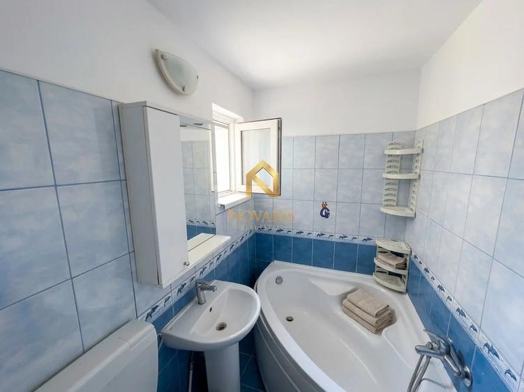 Apartament cu 4 camere decomandat în Sud